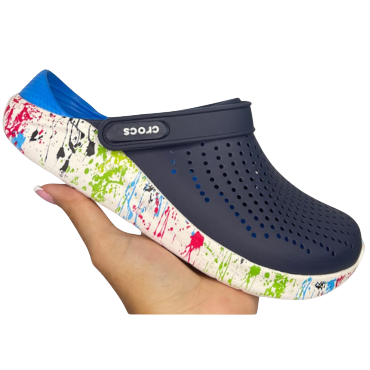 CROCS LITERIDE CHISPAS MUJER: Comodidad y Estilo para tus Pies Las CROCS LITERIDE CHISPAS MUJER son la opción perfecta para quienes buscan comodidad y estilo en su calzado. Si estás buscando un par de Crocs que se adapten a tu estilo de vida, en Onlineshoppingcenterg te contamos todo lo que necesitas saber antes de comprarlas.  ¿Por qué elegir CROCS LITERIDE CHISPAS MUJER? Las CROCS LITERIDE CHISPAS MUJER no solo destacan por su diseño moderno, sino también por la tecnología LiteRide™, que ofrece una increíble amortiguación. Esta tecnología ha sido desarrollada pensando en la máxima comodidad de los pies, ideal para largos días de uso o actividades al aire libre.  Beneficios de las CROCS LITERIDE CHISPAS MUJER Comodidad extrema: La espuma LiteRide™ es más suave que la tradicional, ofreciendo un soporte único. Esta característica también está presente en las Crocs LiteRide hombre y las Crocs LiteRide niño. Estilo versátil: Con detalles brillantes y un diseño atractivo, las Crocs Literide mujer son perfectas para cualquier ocasión, ya sea para usarlas en casa o durante una salida casual. Ligereza y durabilidad: Son ligeras y muy resistentes, haciéndolas perfectas para cualquier temporada, incluidas las Crocs invierno mujer. Variedad de opciones en CROCS LITERIDE MUJER En Onlineshoppingcenterg ofrecemos una amplia gama de modelos para todas las preferencias. Aquí algunas de las opciones más populares:  Modelos destacados Crocs Literide 360 mujer: Este modelo es una evolución de las clásicas Literide, con mayor soporte y ajuste ergonómico. Crocs para mujer con plataforma: Si prefieres algo de altura, estas crocs mujer plataforma son la opción ideal, sin perder la comodidad. Crocs mujer oferta: En nuestra tienda siempre encontrarás promociones para conseguir tus Crocs favoritas al mejor precio.